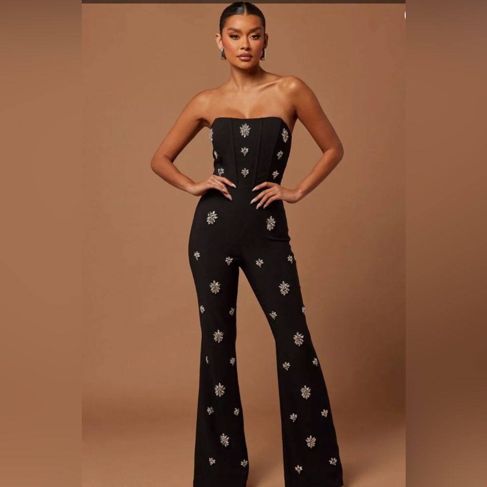 Fashion Nova NWT NOVA LUXE Leandra Embellished Black Jumpsuit SZ Med Strapless